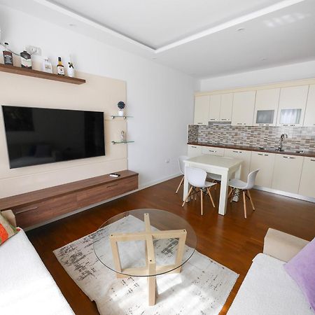 Seaview Apartment Вльора Екстер'єр фото
